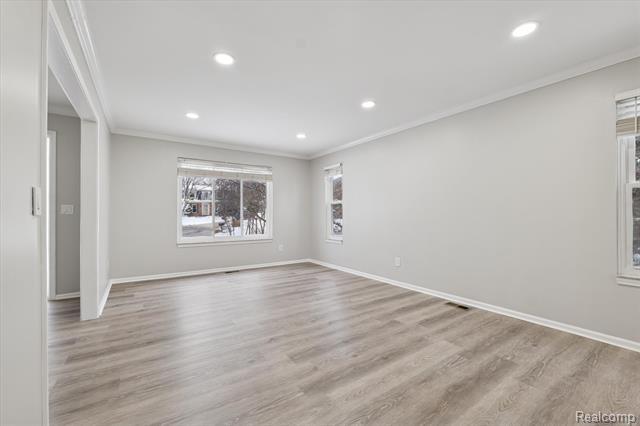 Builiding view ten for 2728 Winter Park, Rochester, MI. 48309