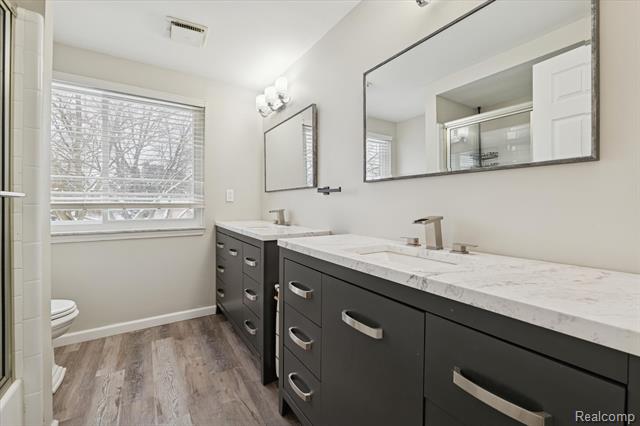 Builiding view thirty six for 2728 Winter Park, Rochester, MI. 48309