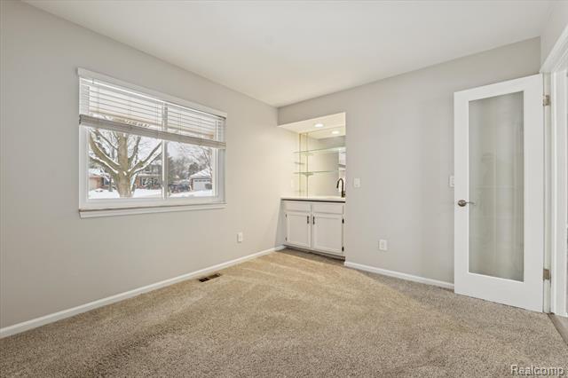 Builiding view twenty eight for 2728 Winter Park, Rochester, MI. 48309