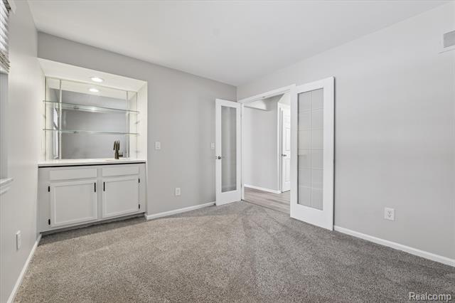 Builiding view twenty nine for 2728 Winter Park, Rochester, MI. 48309