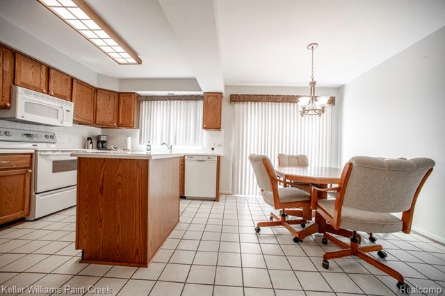 Builiding view twelve for 1447 Oakstone, Rochester, MI. 48309