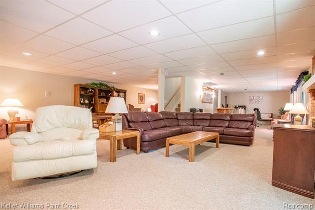 Builiding view twenty nine for 1447 Oakstone, Rochester, MI. 48309