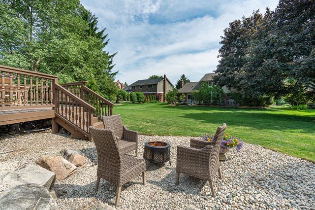 Builiding view forty for 2805 Powderhorn Ridge, Rochester, MI. 48309