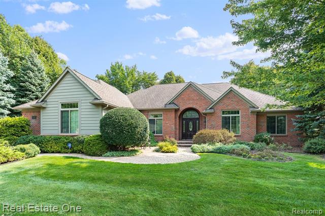 front view for 3226 Oxford W, Auburn Hills, Mi. 48326