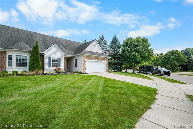 Builiding view three for 3305 Grove, Auburn Hills, MI. 48326
