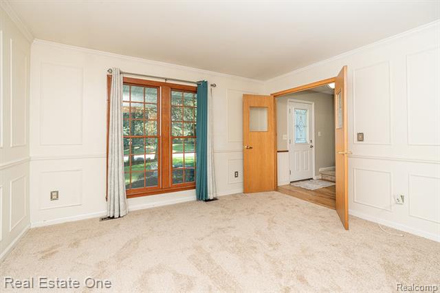 Builiding view nine for 1377 Barneswood, Rochester, MI. 48306
