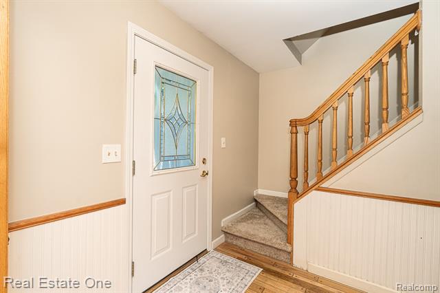 Builiding view seven for 1377 Barneswood, Rochester, MI. 48306