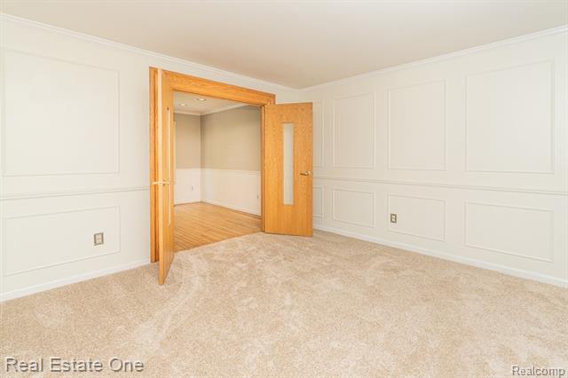 Builiding view ten for 1377 Barneswood, Rochester, MI. 48306