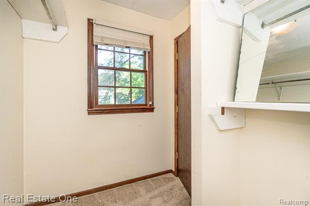 Builiding view thirty two for 1377 Barneswood, Rochester, MI. 48306