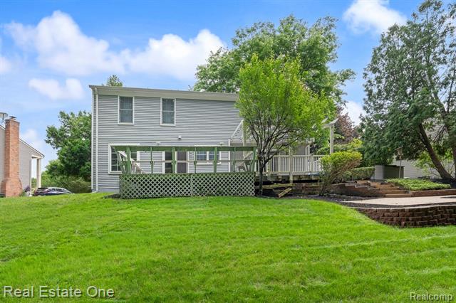 Builiding view three for 1377 Barneswood, Rochester, MI. 48306