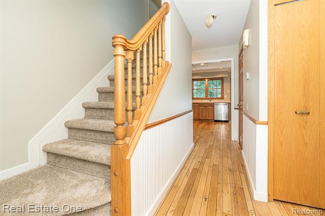 Builiding view twenty three for 1377 Barneswood, Rochester, MI. 48306