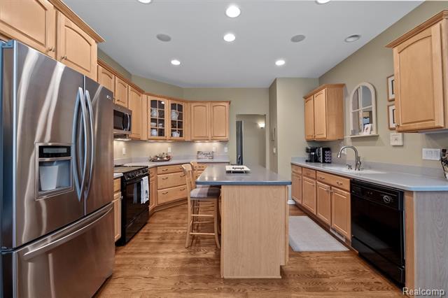 Builiding view six for 3422 Paramount, Auburn Hills, MI. 48326