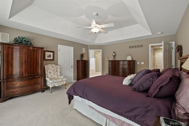 Builiding view sixteen for 3422 Paramount, Auburn Hills, MI. 48326