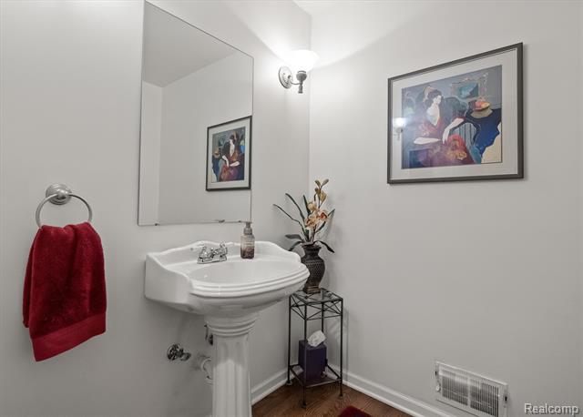 Builiding view thirteen for 3422 Paramount, Auburn Hills, MI. 48326