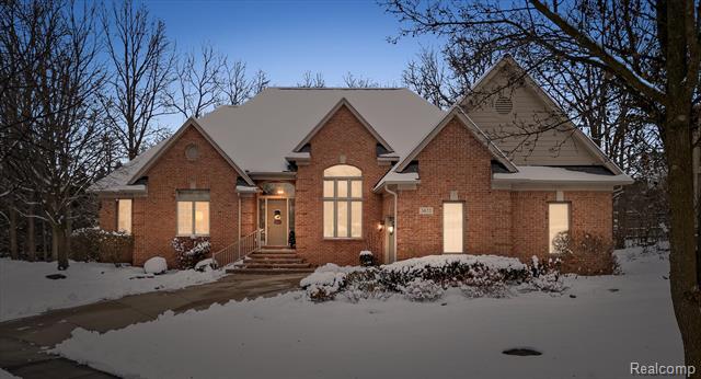 Builiding view thirty five for 3422 Paramount, Auburn Hills, MI. 48326