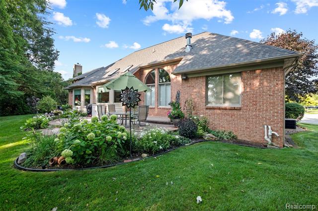 Builiding view twenty nine for 3422 Paramount, Auburn Hills, MI. 48326