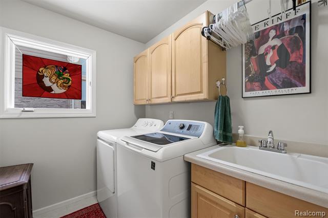 Builiding view twenty six for 3422 Paramount, Auburn Hills, MI. 48326