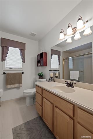 Builiding view twenty three for 3422 Paramount, Auburn Hills, MI. 48326