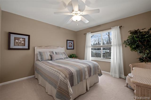 Builiding view twenty for 3422 Paramount, Auburn Hills, MI. 48326