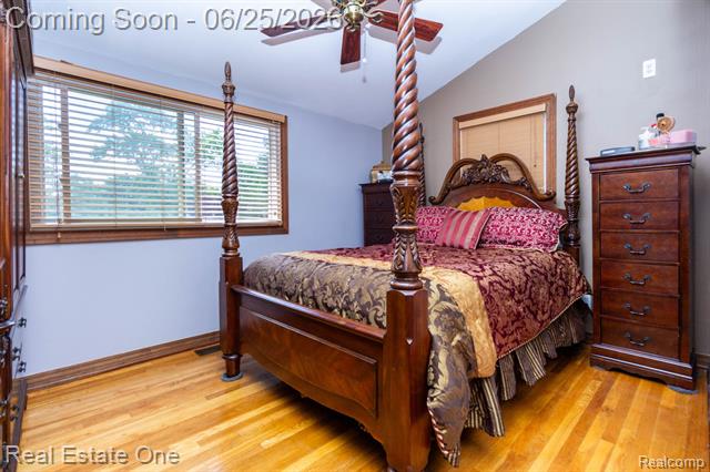 Builiding view fifteen for 220 Winry, Rochester, MI. 48307