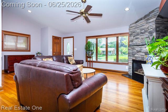 Builiding view fourteen for 220 Winry, Rochester, MI. 48307