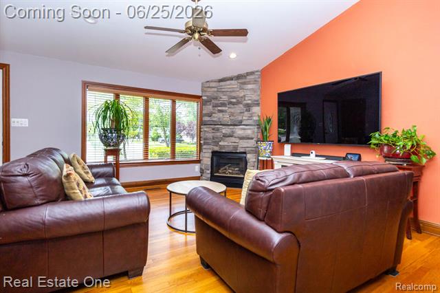 Builiding view six for 220 Winry, Rochester, MI. 48307