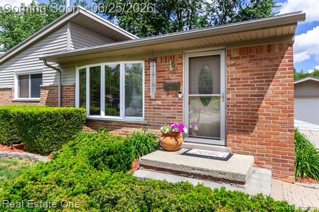 Builiding view three for 220 Winry, Rochester, MI. 48307