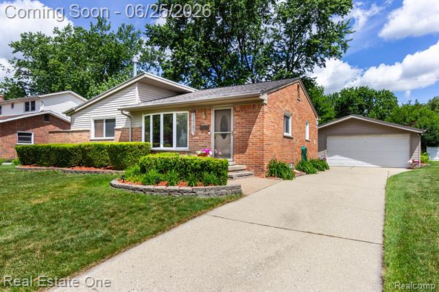 Builiding view two for 220 Winry, Rochester, MI. 48307