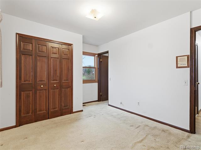 Builiding view eighteen for 1135 Hickory Hill, Rochester, MI. 48309