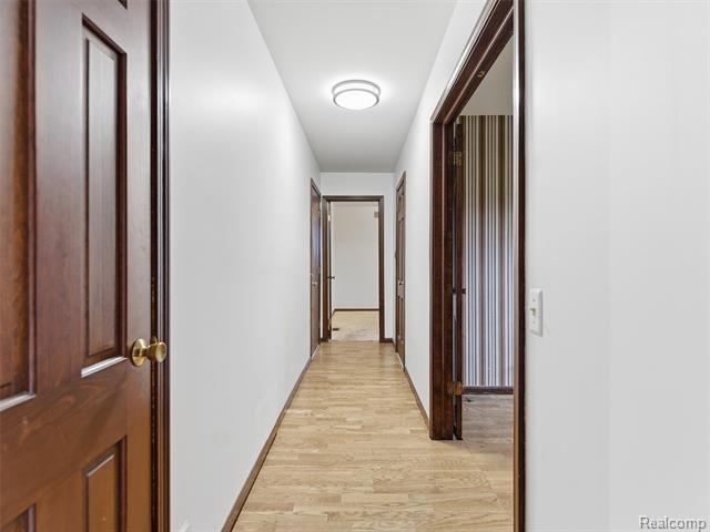 Builiding view fifteen for 1135 Hickory Hill, Rochester, MI. 48309