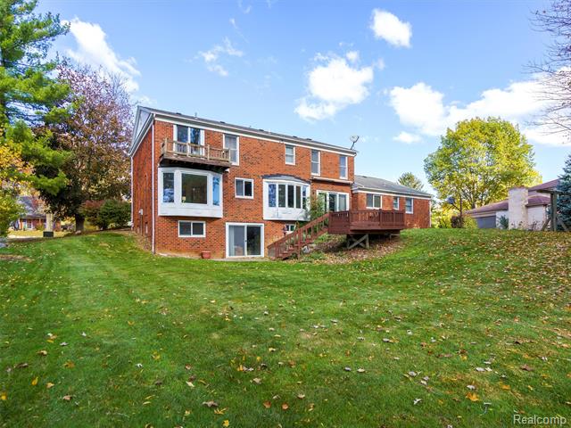 Builiding view thirty seven for 1135 Hickory Hill, Rochester, MI. 48309