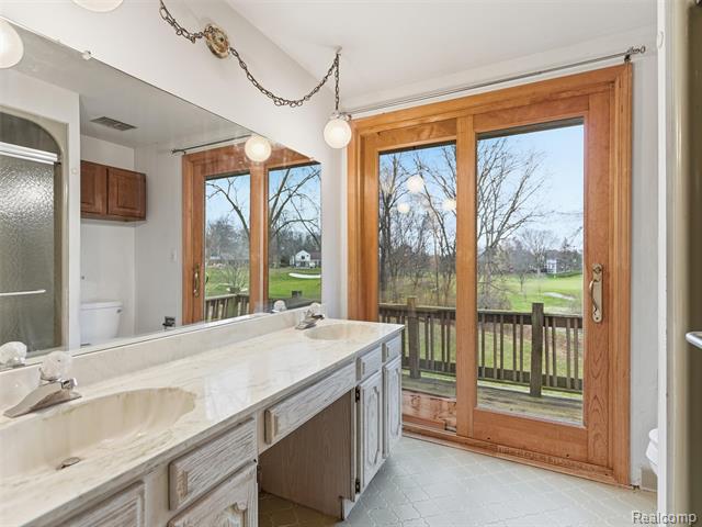 Builiding view twenty four for 1135 Hickory Hill, Rochester, MI. 48309