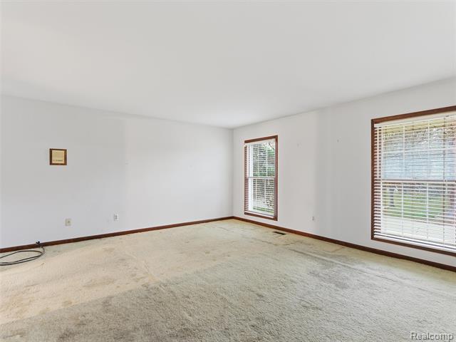 Builiding view twenty one for 1135 Hickory Hill, Rochester, MI. 48309