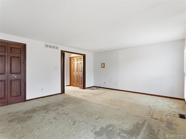 Builiding view twenty two for 1135 Hickory Hill, Rochester, MI. 48309