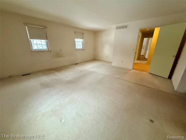 Builiding view eighteen for 1295 W Fairview, Rochester, MI. 48306