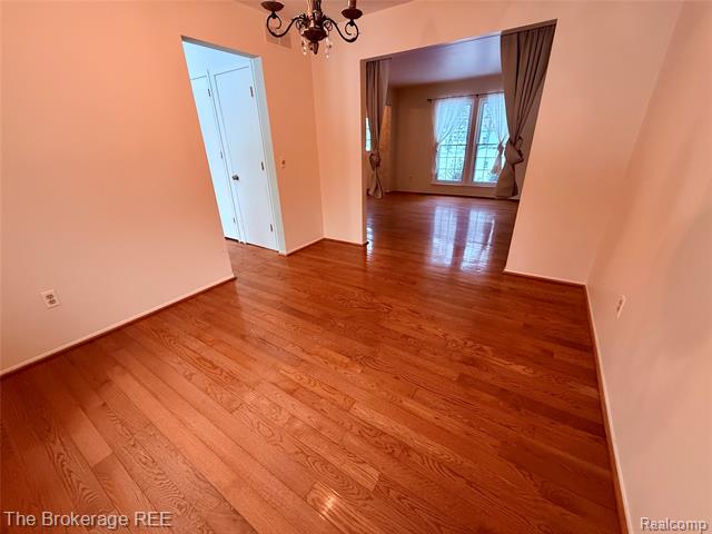 Builiding view five for 1295 W Fairview, Rochester, MI. 48306