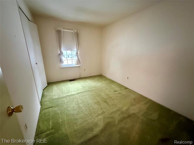 Builiding view nineteen for 1295 W Fairview, Rochester, MI. 48306