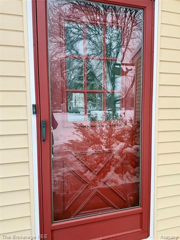 Builiding view one for 1295 W Fairview, Rochester, MI. 48306