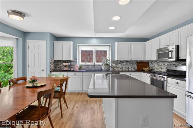 Builiding view fifteen for 760 Caribou, Rochester, MI. 48307