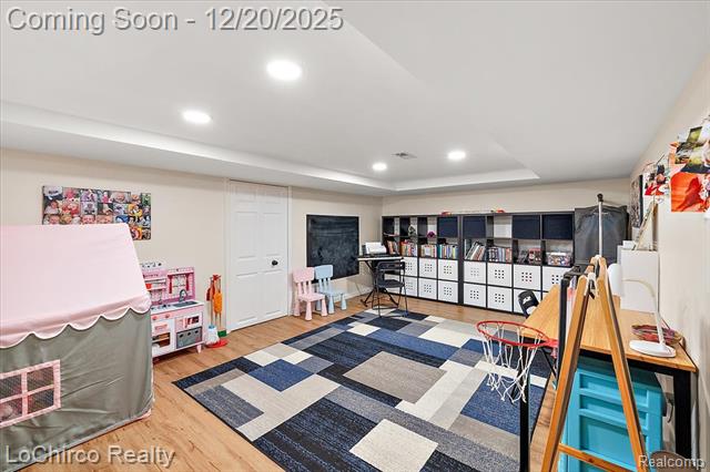 Builiding view sixty one for 1908 Beaver Creek, Rochester, MI. 48307