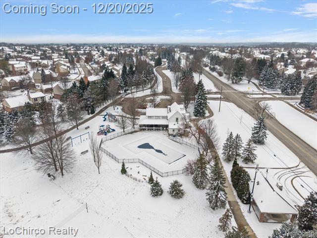 Builiding view sixty six for 1908 Beaver Creek, Rochester, MI. 48307