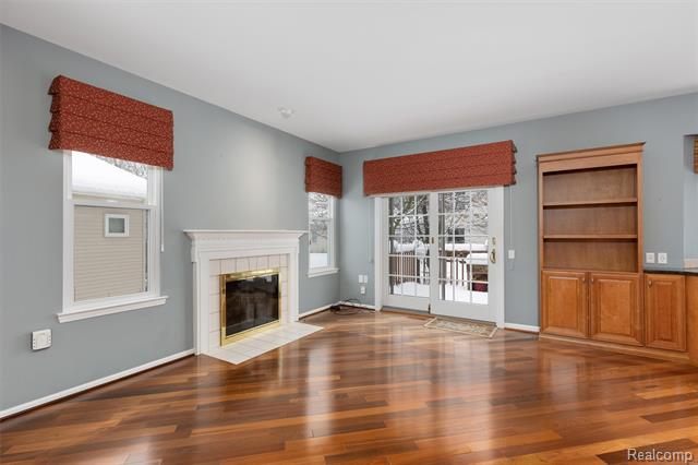 Builiding view five for 3709 Crestwood, Auburn Hills, MI. 48326