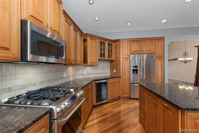 Builiding view nine for 3709 Crestwood, Auburn Hills, MI. 48326