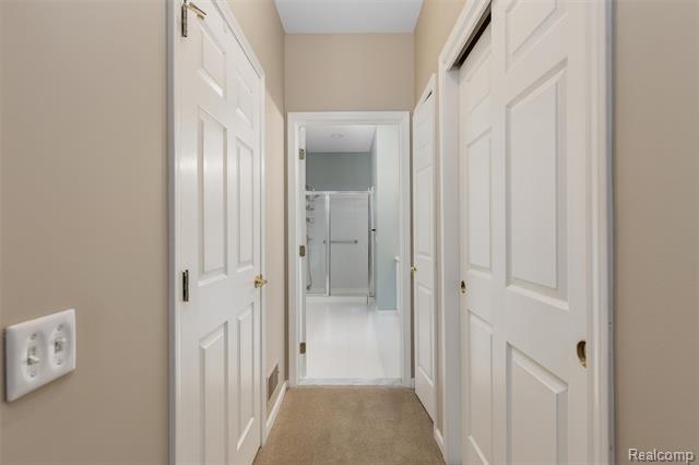 Builiding view seventeen for 3709 Crestwood, Auburn Hills, MI. 48326