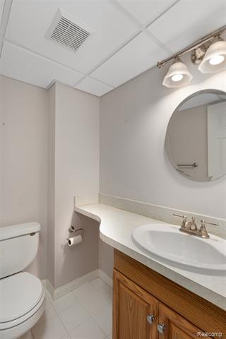 Builiding view thirty one for 3709 Crestwood, Auburn Hills, MI. 48326