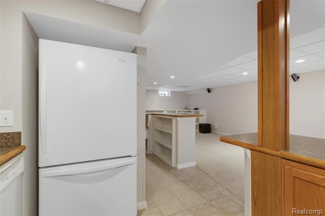 Builiding view thirty two for 3709 Crestwood, Auburn Hills, MI. 48326