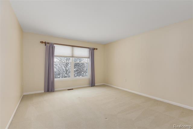 Builiding view twenty four for 3709 Crestwood, Auburn Hills, MI. 48326