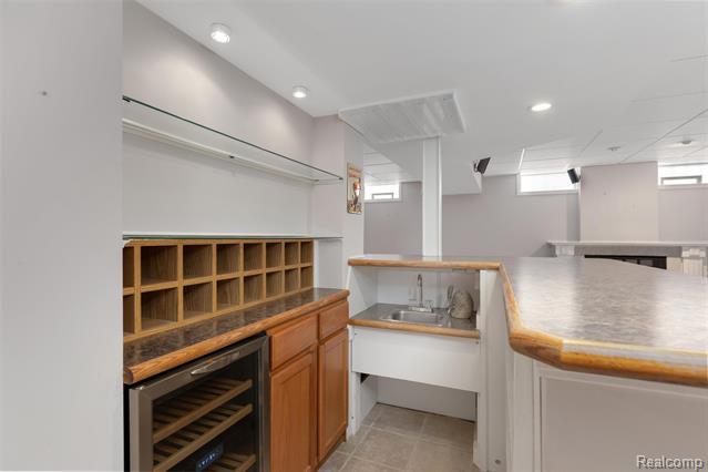 Builiding view twenty nine for 3709 Crestwood, Auburn Hills, MI. 48326