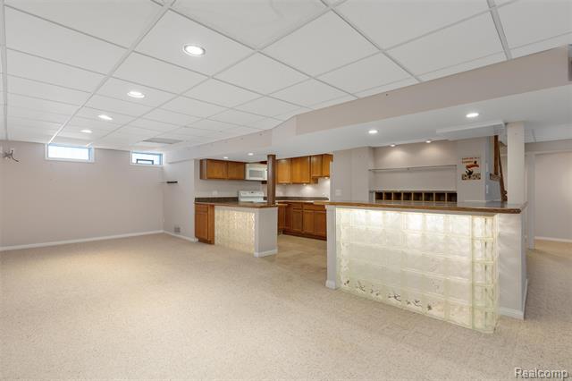 Builiding view twenty seven for 3709 Crestwood, Auburn Hills, MI. 48326