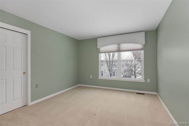 Builiding view twenty three for 3709 Crestwood, Auburn Hills, MI. 48326